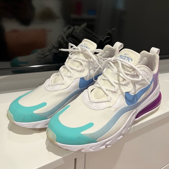 Nike Shoes - Nike Air Max 270 React